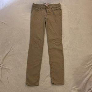 Kaki pants